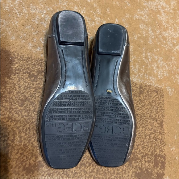 BCBG Metallic Pewter Leather Flats with Buckle - Picture 10 of 14
